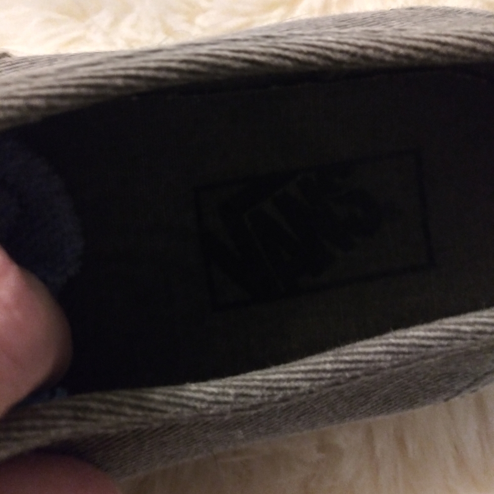 Gray vans - Picture 3 of 5